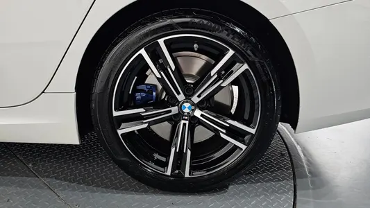 BMW 3 Series (G20) 320i M 2024 21