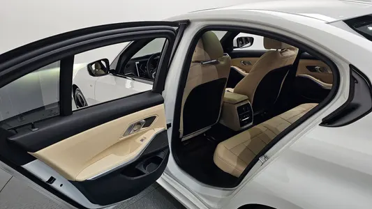 BMW 3 Series (G20) 320i M 2024 28