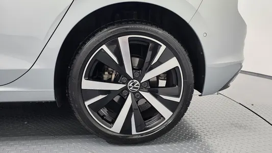 Volkswagen 8 2.0 TDI 2026 21