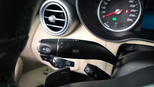 Mercedes-Benz C-Class W205 C220 d 2019 18