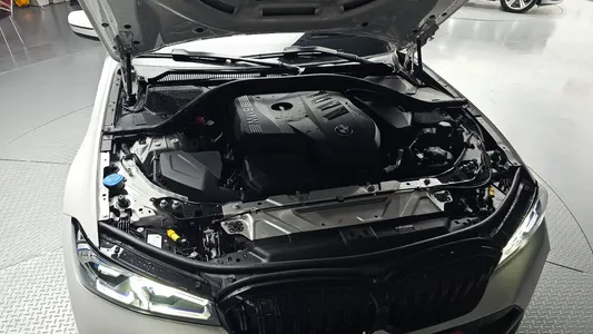 BMW 3 Series (G20) 320i M 2025 5