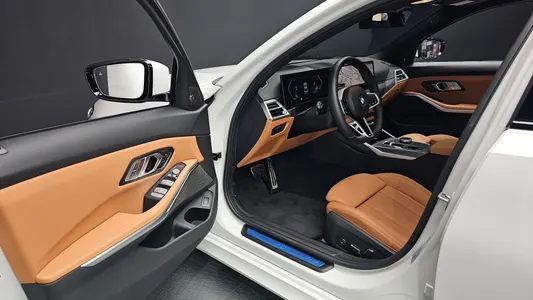 BMW 3 Series (G20) 320i M 2025 9