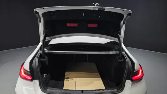 BMW 3 Series (G20) 320i M 2025 19