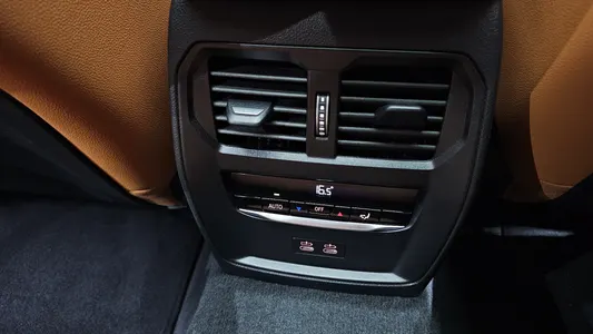 BMW 3 Series (G20) 320i M 2025 33