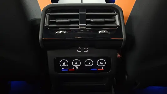 BMW M5 (G90) M5 2025 33