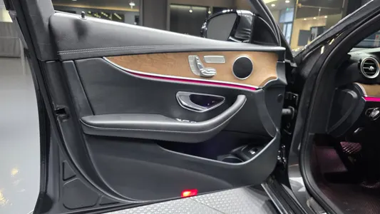 Mercedes-Benz E-Class W213 E250 2022 24