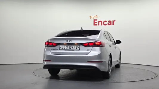 Hyundai AD 1.6 GDI 2015 4
