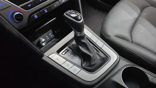 Hyundai AD 1.6 GDI 2015 9