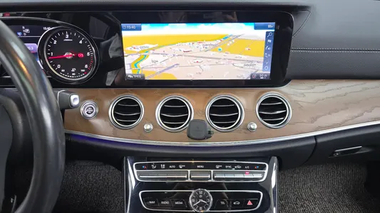 Mercedes-Benz E-Class W213 E220d 2019 13