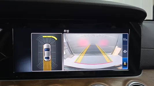 Mercedes-Benz E-Class W213 E220d 2019 14