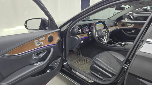 Mercedes-Benz E-Class W213 E220d 2019 10