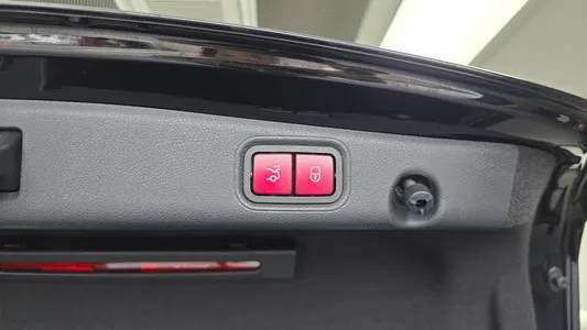 Mercedes-Benz E-Class W213 E220d 2019 17