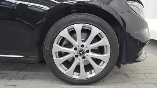 Mercedes-Benz E-Class W213 E220d 2019 21
