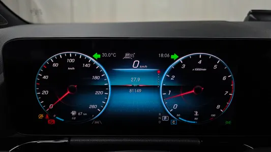 Mercedes-Benz GLA-Class H247 GLA220 2021 8