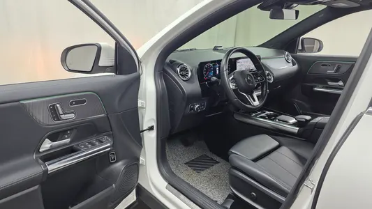 Mercedes-Benz GLA-Class H247 GLA220 2021 10