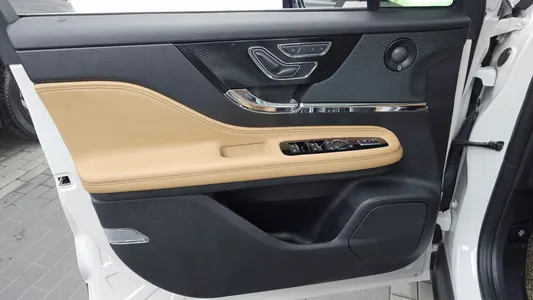 Lincoln 코세어 2.0 AWD 2021 24