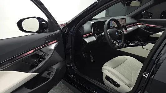 BMW 5 Series (G60) 523d M 2026 11
