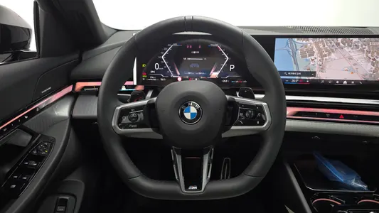 BMW 5 Series (G60) 523d M 2026 13