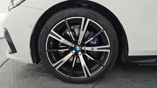 BMW 5 Series (G60) 530i xDrive M 2025 5