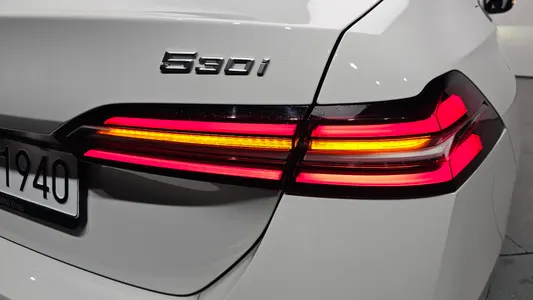 BMW 5 Series (G60) 530i xDrive M 2025 23