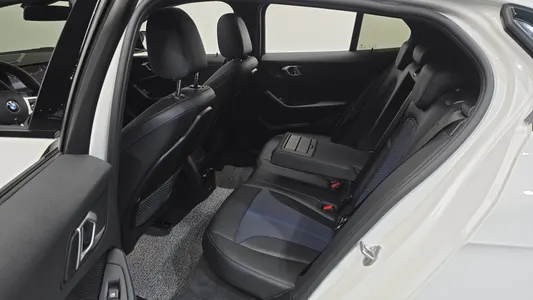 BMW 1 Series (F40) 120i M 2023 12