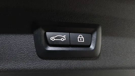 BMW 1 Series (F40) 120i M 2023 19