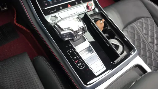 Audi Q8 (4M) 55 TFSI 2023 9
