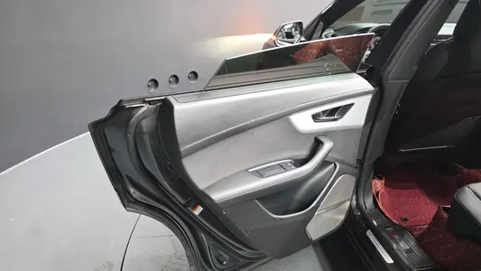 Audi Q8 (4M) 55 TFSI 2023 25