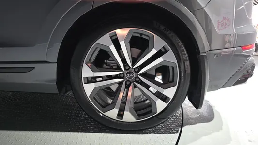 Audi Q8 (4M) 55 TFSI 2023 21