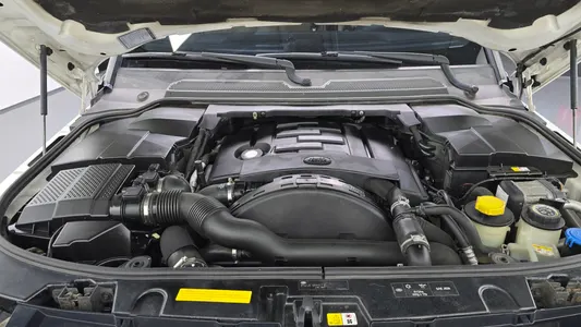 Land Rover 4 3.0 SDV6 SE 2015 6