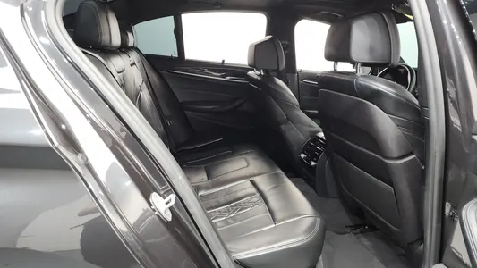 BMW 5 Series (G30) 530d M 2017 11