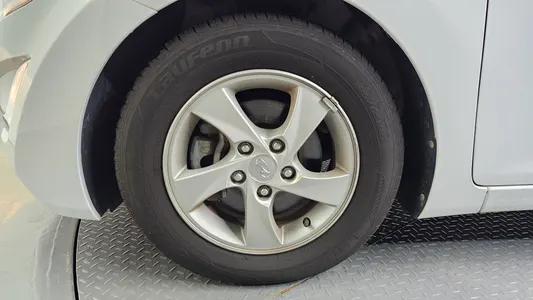 Hyundai 아반떼 1.6 GDi 2014 5