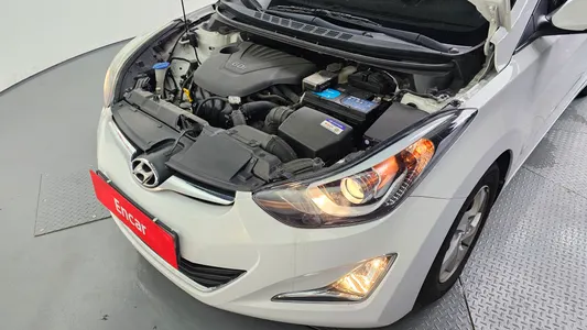 Hyundai 아반떼 1.6 GDi 2014 6