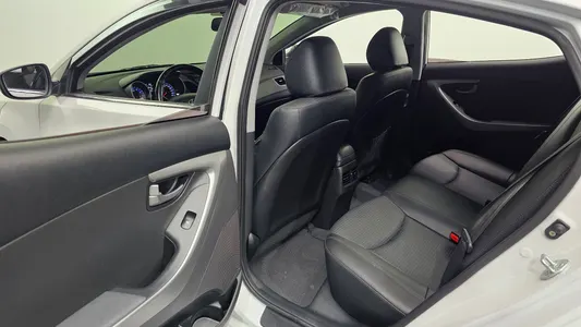 Hyundai 아반떼 1.6 GDi 2014 11