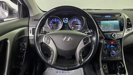 Hyundai 아반떼 1.6 GDi 2014 16