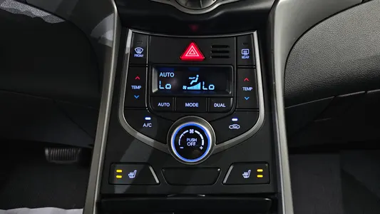 Hyundai 아반떼 1.6 GDi 2014 19