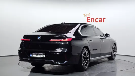 BMW 7 Series (G70) 740i sDrive M 2022