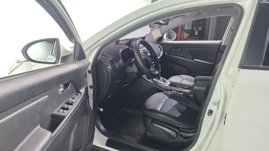 Kia R 4WD TLX 2010 10