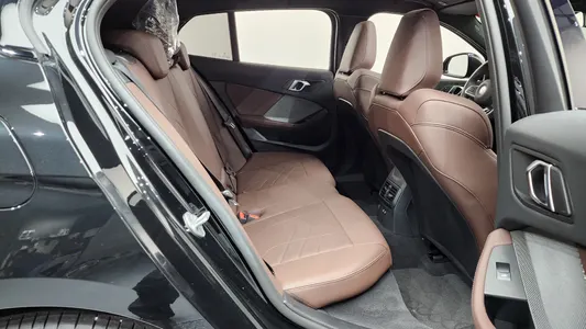 BMW 1 Series (F70) 120 M 2025 11