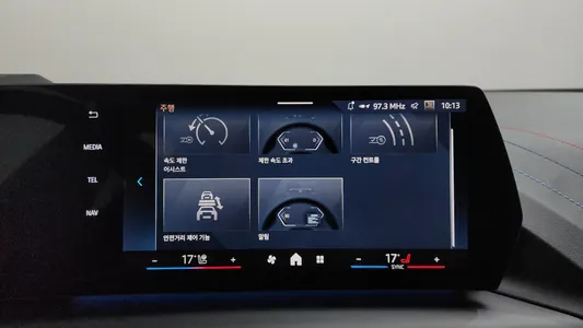 BMW 1 Series (F70) 120 M 2025 15