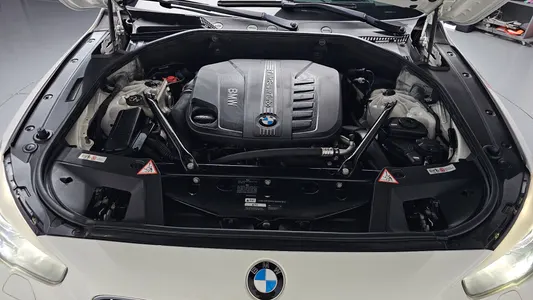 BMW 5 Series GT (F07) GT 30d xDrive 2013 6