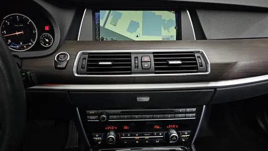 BMW 5 Series GT (F07) GT 30d xDrive 2013 14