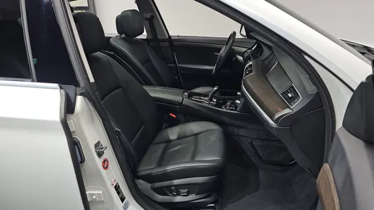 BMW 5 Series GT (F07) GT 30d xDrive 2013 27
