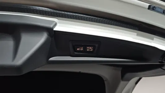 BMW 5 Series GT (F07) GT 30d xDrive 2013 28
