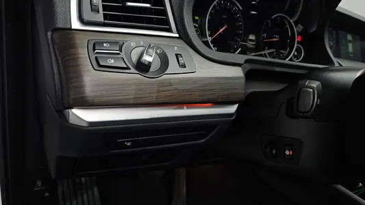 BMW 5 Series GT (F07) GT 30d xDrive 2013 30