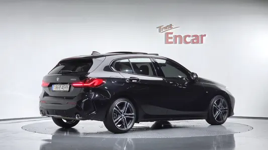 BMW 1 Series (F40) 120i M 2021