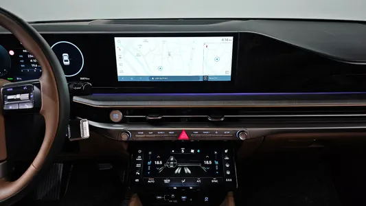 Hyundai (GN7) 2025 12
