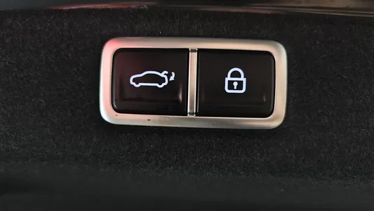 Hyundai (GN7) 2025 16