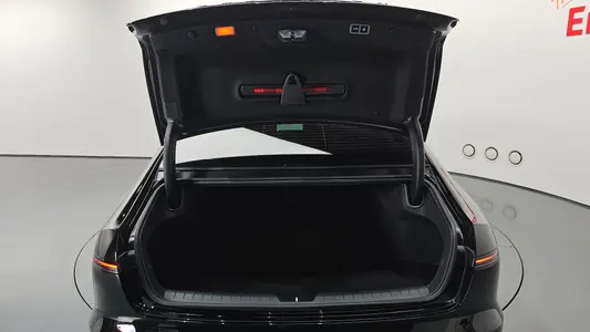 Hyundai (GN7) 2025 17