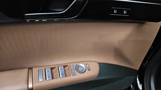 Hyundai (GN7) 2025 27